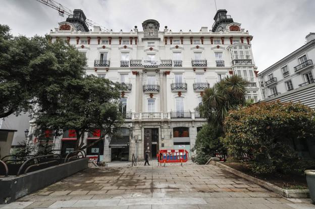El hotel del Club de Regatas deberá cerrar sus puertas al no tener licencia
