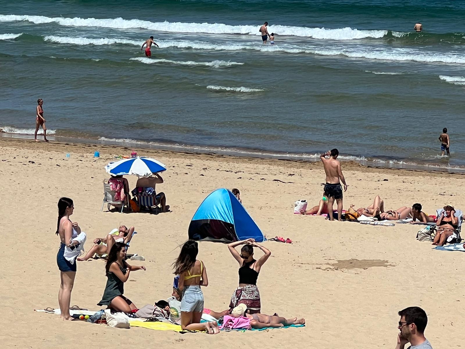 Nordeste, cielos despejados y las playas llenas