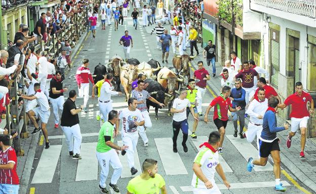 Ampuero, obligado a licitar por tercera vez los festejos taurinos de la Virgen Niña