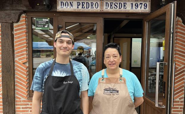 Estreno con ilusión de Mila y Óscar de la casa de comidas Don Pedro, en Treceño