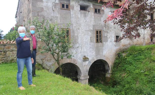 Villafufre y Confederación acuerdan mantener la presa del molino