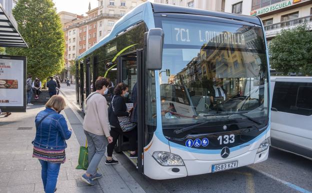 Las líneas 4, 14 y la nocturna 3 del TUS modifican su recorrido por las fiestas en el Barrio Pesquero