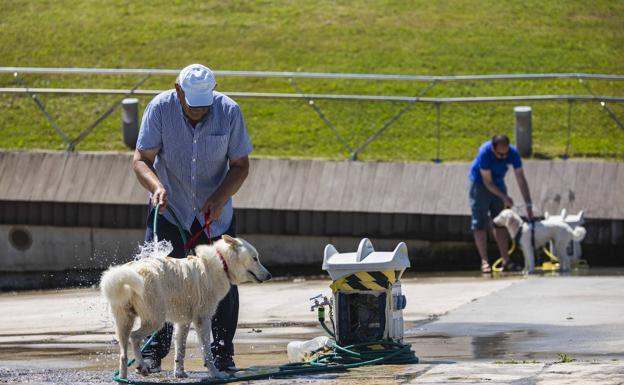 Llamadas a la prudencia ante un finde con más calor, lleno de fiestas y con riesgo extremo de incendios