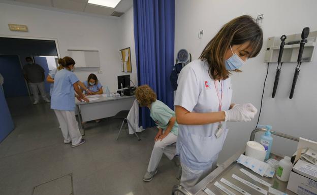 Cantabria suma 4 fallecidos más por covid aunque bajan los hospitalizados y los contagios