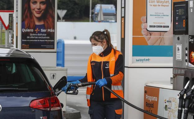 La mitad de los surtidores de Cantabria vende el litro de gasolina por debajo de los dos euros