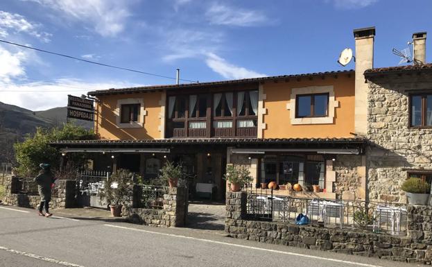 Bronca y amenazas con un cuchillo en un restaurante de Correpoco