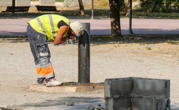 El Gobierno promete actuar «con contundencia» ante las muertes por golpes de calor