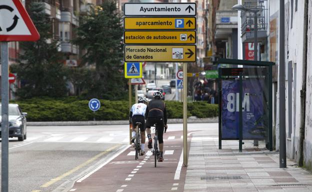 Torrelavega estrenará a finales de verano el servicio de uso compartido de bicis eléctricas