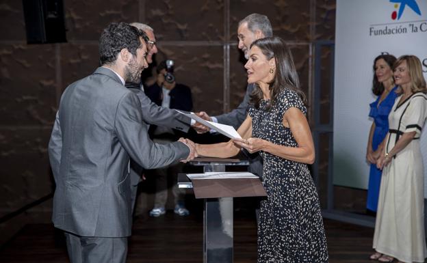 Un estudiante cántabro recibe una beca de la Fundación 'la Caixa' para estudiar en el extranjero