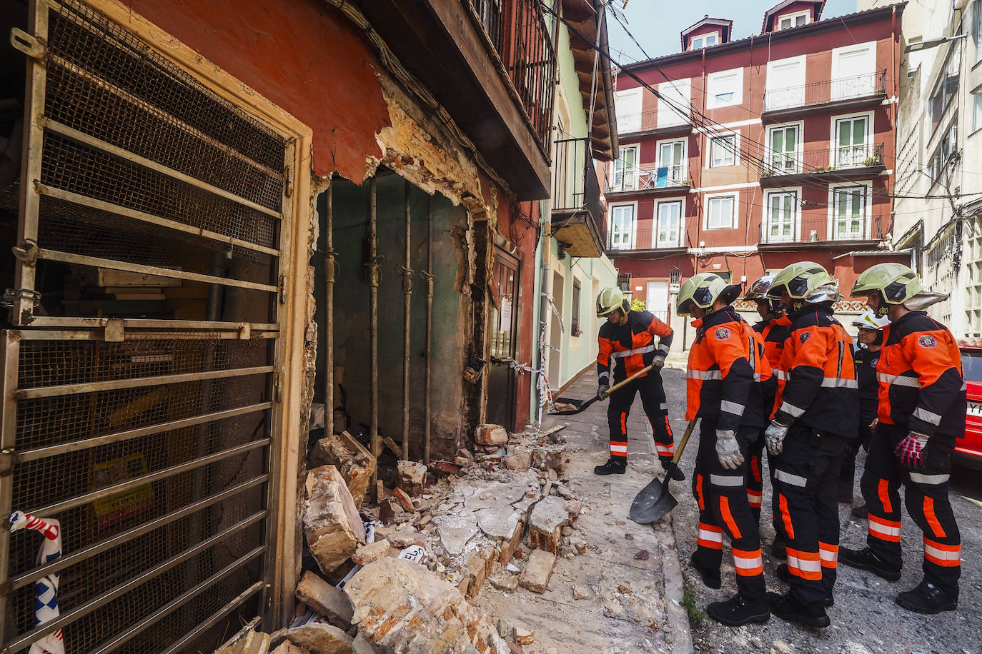 Así ha quedado el edificio de la travesía San Matías tras el derrumbe