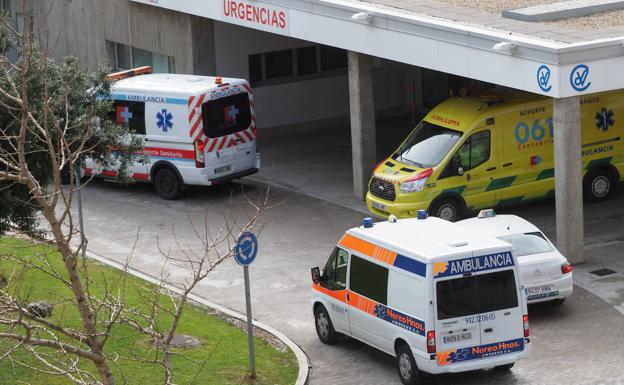 Sanidad sopesa que el servicio de transporte sanitario pase a manos públicas