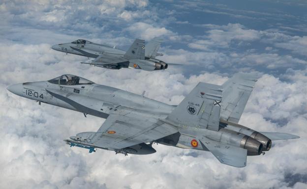 El saludo de los dos caza del Ejército del Aire a Santander