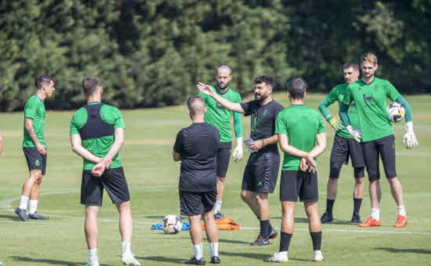 El Racing regresa este martes al trabajo tras la jornada de descanso