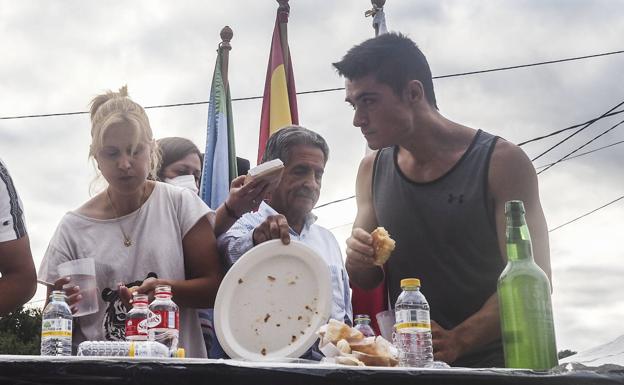 El ganador del concurso de sobaos: «He pasado la noche sin problema, suelo cenar más»