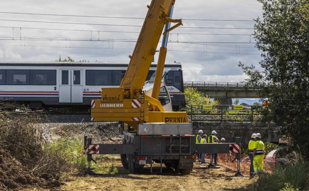 Arranca la obra de duplicación de la vía del trayecto Torrelavega-Santander