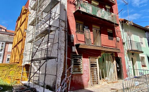 El Ayuntamiento de Santander demolerá el edificio desalojado de la travesía de San Matías