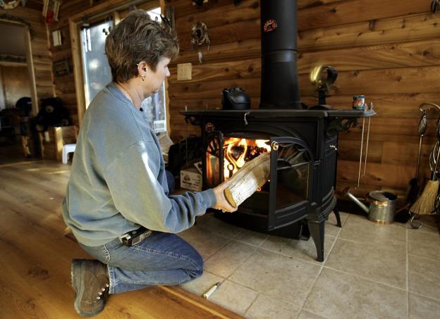 Propietarios, empresas e instituciones preparan estrategias para ahorrar luz, combustible y gas