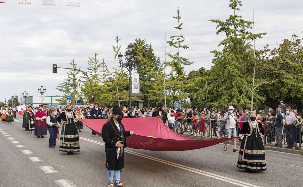 El folclore da un paso al frente en las fiestas