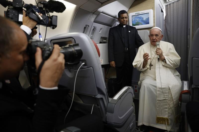 El Papa «abre la puerta» a una futura renuncia, aunque advierte que no sería una «catástrofe»