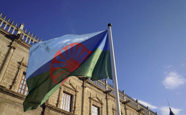 El PSOE de Santander pide desplegar la bandera gitana en el día de las víctimas del holocausto