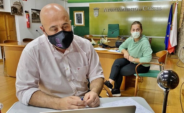 Sandra Martínez da el relevo a un nuevo concejal en el gobierno municipal de Cartes