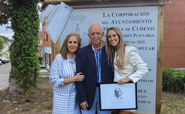 Marina de Cudeyo homenajea a su doctor Alejando Panero