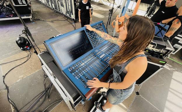 Elenaiser: la técnico que hace posible que un concierto suene a las mil maravillas