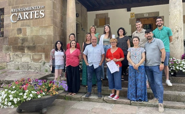 Cartes lleva a todos los vecinos la «oportunidad de aprender» el lenguaje de signos