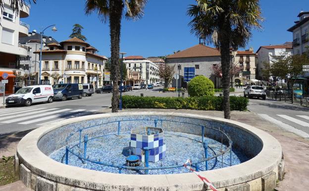 Laredo cierra el grifo de fuentes, duchas y lavapiés ante el riesgo de desabastecimiento y en Castro se lo plantean