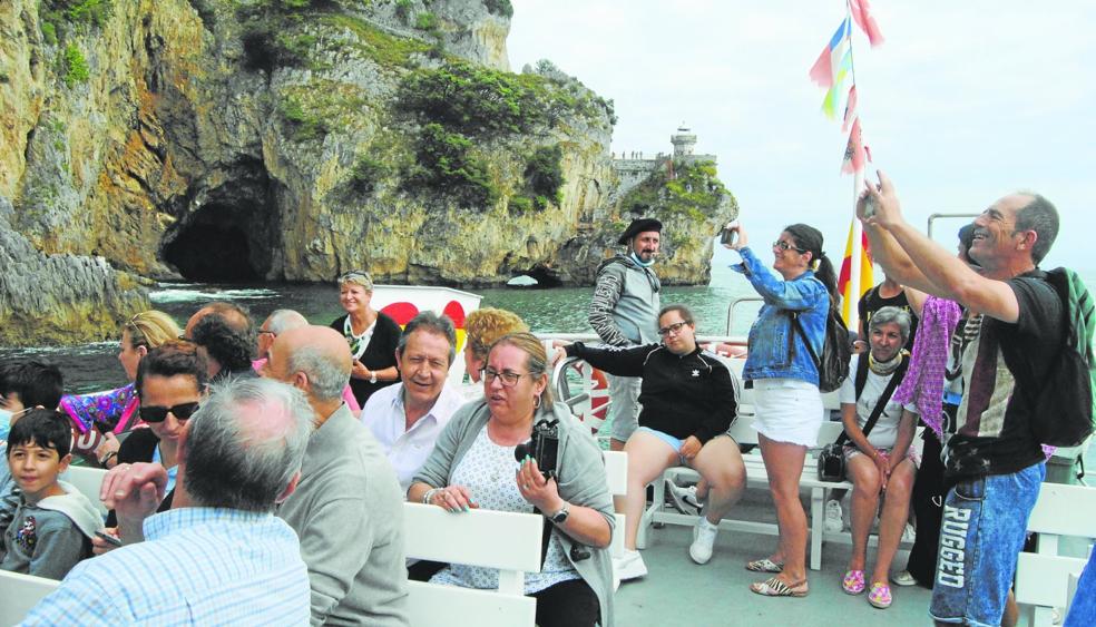 Una travesía cultural por la bahía de Santoña