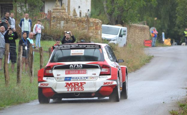 Efren Llarena y Sara Fernández se adjudican el Rally Blendio Cristian López