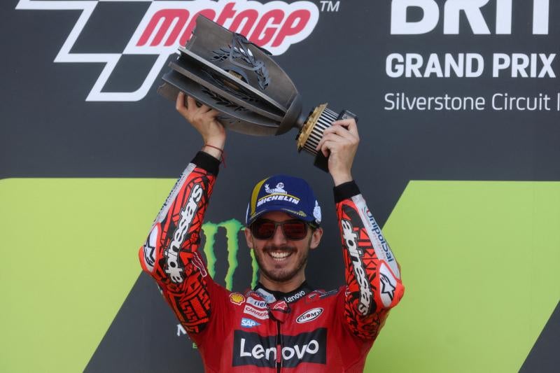 Aleix Espargaró salva una difícil prueba en Silverstone