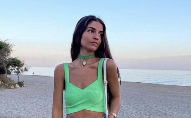 El choker, el collar de moda del verano