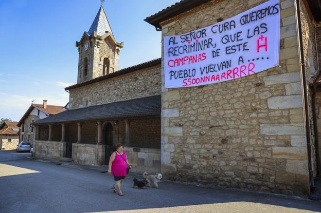 Las quejas de los turistas silencian de noche la campana de Herrera de Ibio