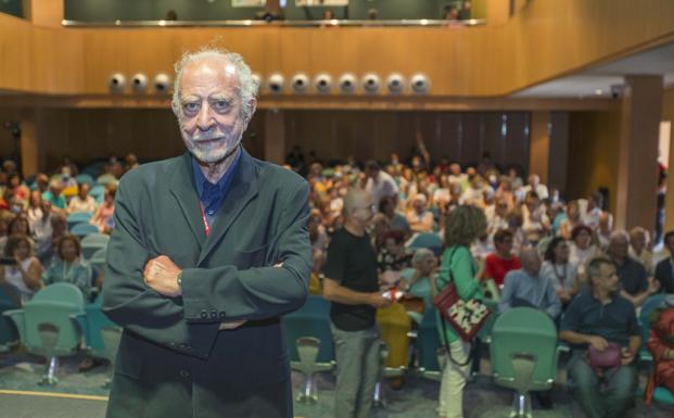 «La literatura es la mejor defensa frente a quienes quieren que no pensemos»