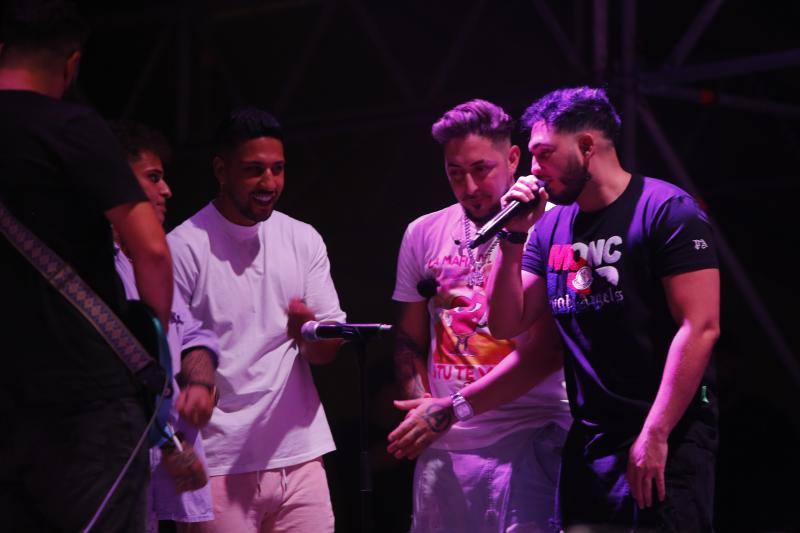 Noche loca de reguetón en el estreno del festival Vive la Feria