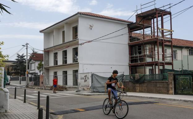 La obra del centro cívico de Sierrapando concluirá con más de un año de retraso