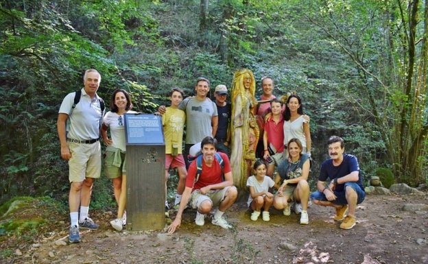 La ruta de los seres mitológicos del monte Tejas ya tiene señalización