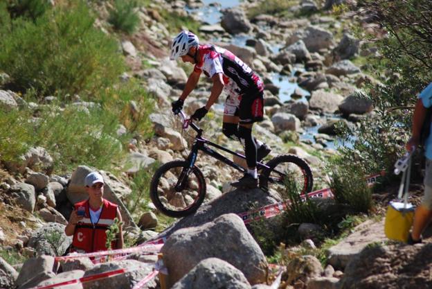 Equilibrios sobre una bici en Alto Campoo