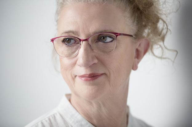 «Mi misión en este curso de poesía es echar leña al fuego e, incluso, hasta encenderlo»