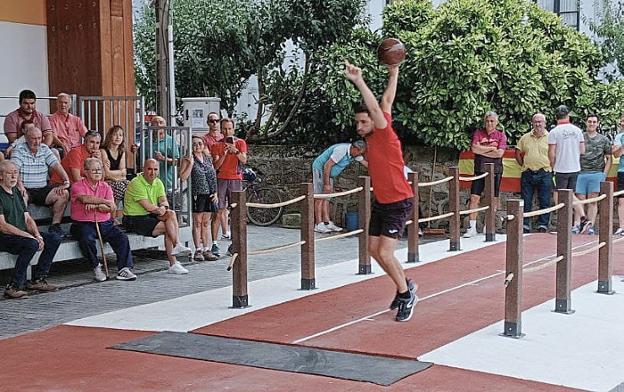 Joseba Cedrún hace historia en 'La Catedral' de Ampuero