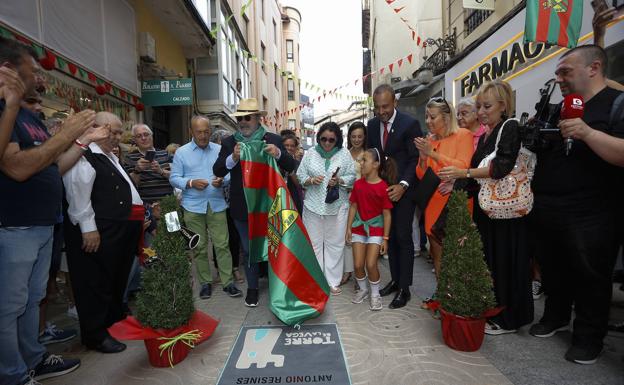 Antonio Resines ya tiene su estrella en Serafín Escalante