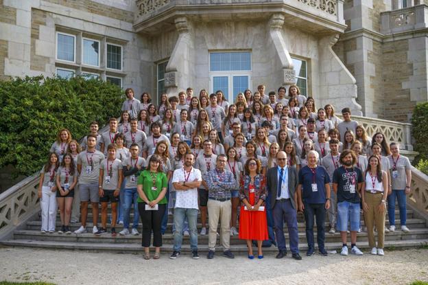 Ochenta jóvenes en el umbral de la Universidad