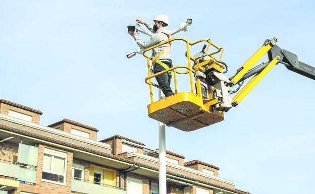 Casi 800 cámaras vigilan 19 municipios de Cantabria para frenar el vandalismo