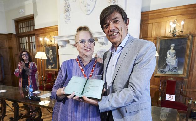 Ana Rossetti se cuestiona «qué somos si no damos, si no recibimos y si no agradecemos»