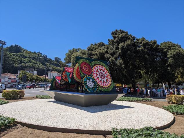 Laredo luce ya su homenaje a la Batalla de Flores