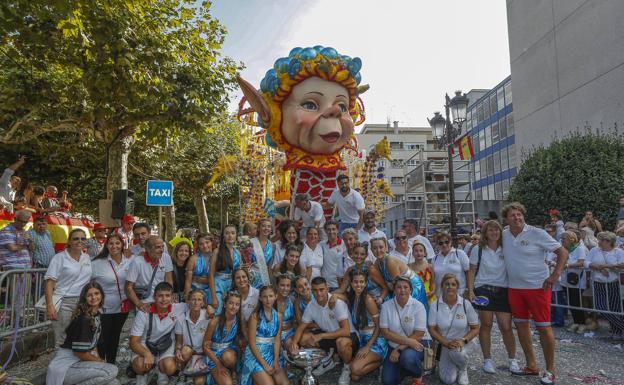 'Pomposa' gana la multitudinaria y festiva Gala Floral