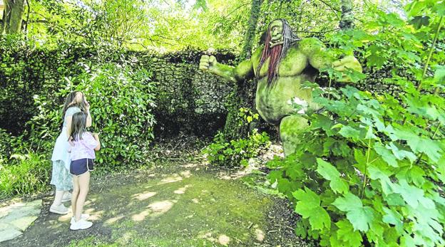 Un jardín mitológico en Santillana