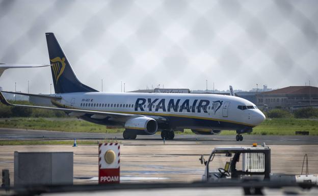 Caos tras el desvío a Madrid del avión Bérgamo-Santander: «Nos sentimos engañados»