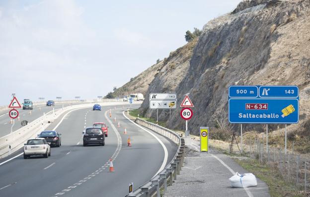 Tráfico formuló casi 100.000 denuncias en carretera en 2021, un 31,8% más que en 2019